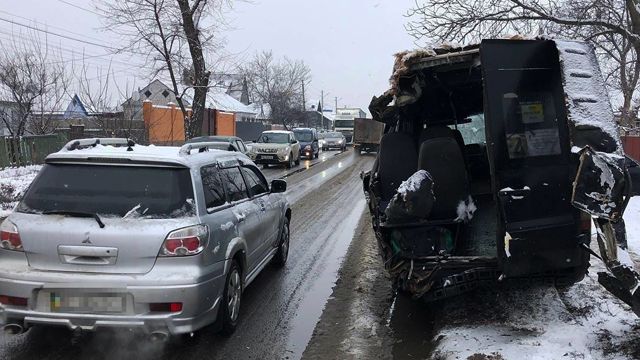 Маршрутку вынесло на встречную: в ДТП в Днепре погиб 49-летний пассажир автобуса