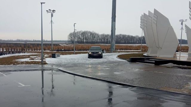 Под Черкассами нетрезвый водитель въехал в скульптуру Сердце Украины