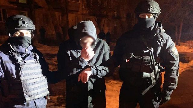 В Киевской области отец и сын со стрельбой угнали авто