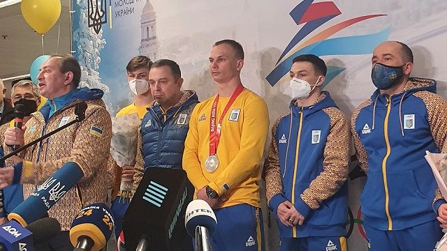 Український олімпієць Олександр Абраменко повернувся додому