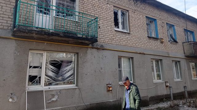 Люди залишились без комунікації, тепла і світла: наслідки обстрілів Луганщини бойовиками