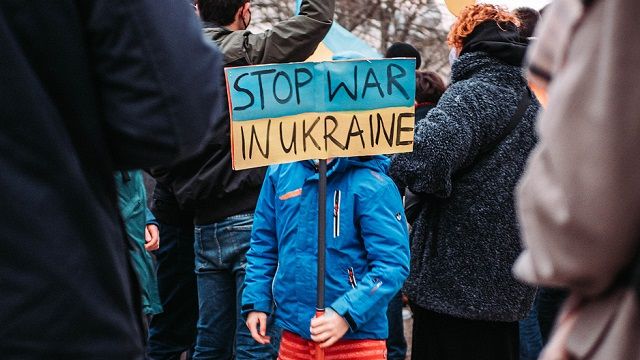 українці