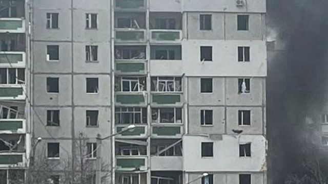 Российские войска нанесли ракетные удары по Чернигову: жилые дома повреждены Фото 2 Вибух будинку в Чернігові: окупанти завдали ракетні удари по житлових будинках Фото 2