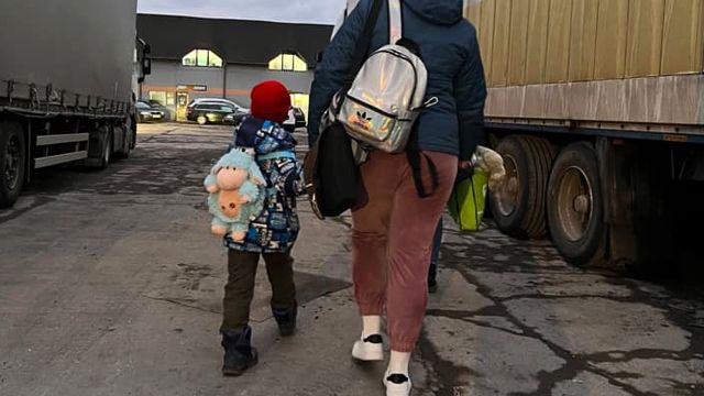 600 км без родителей: пятилетний мальчик самостоятельно эвакуировался из Киева в Польшу
