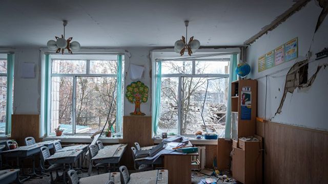 Обстріляна школа