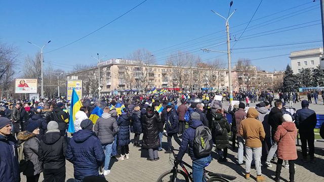 Херсон – це Україна: тисячі жителів міста вийшли на протест проти ...