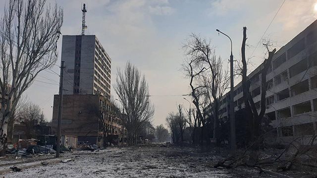 Маріуполь після обстрілів