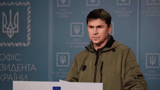 Просять зняти санкції та відмовляються від ультиматумів: Подоляк про переговори з росіянами