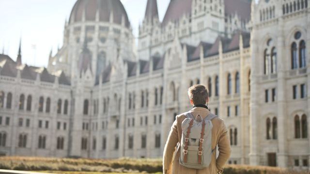 Как уехать из беженцам Украины в Венгрию – что нужно и инструкция