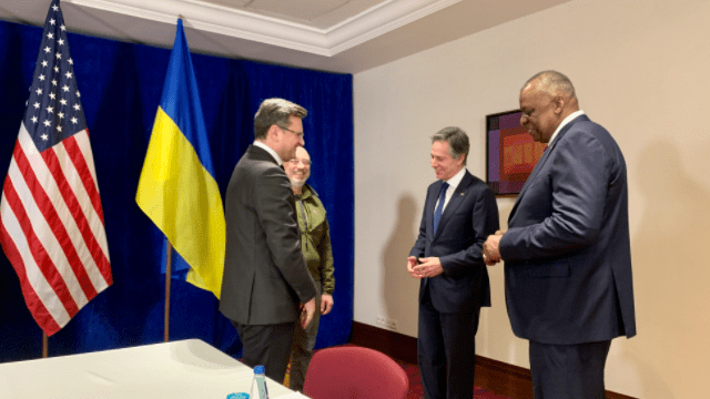 Кулеба у Варшаві