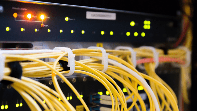 Укртелеком возобновляет работу после кибератаки