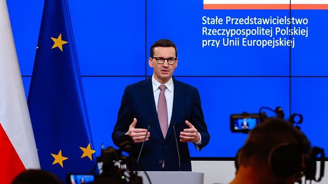 В Польше определились с датой полного отказа от газа и нефти из России