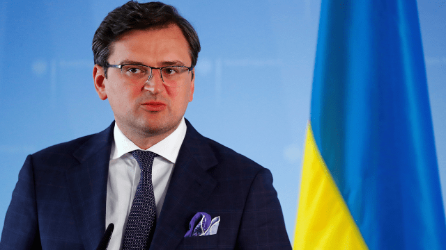 Санкційний маховик не повинен зупинятись: Кулеба про знищення економіки РФ
