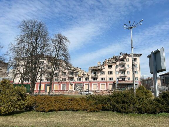 У звільнених регіонах України розпочалось відновлення інфраструктури та роботи бізнесу