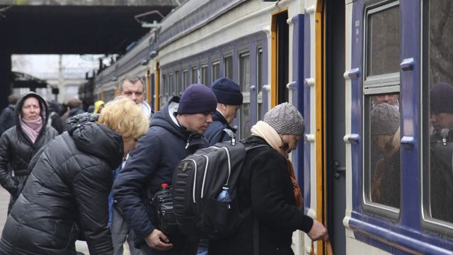 Евакуація потягами з Донецької і Луганської областей 9 квітня продовжиться
