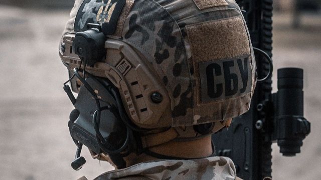 Работал на Кобзона, вербовал военных и политиков: СБУ задержала российского агента