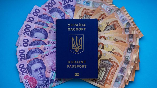 Гривні та євро