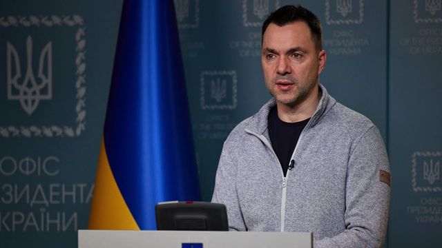 Арестович: Как только поступит тяжелое оружие — переходим в контрнаступление