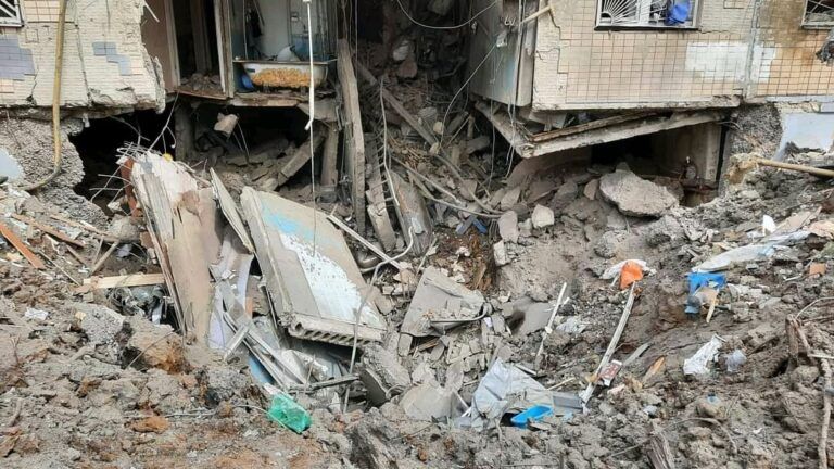 Обстріл_завали будинку в Харківській області