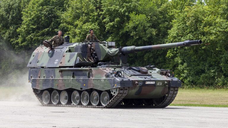 Panzerhaubitze 2000