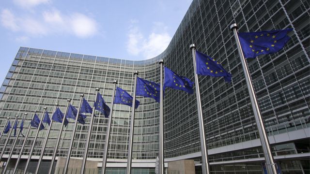 У Єврокомісії назвали точну дату, коли оголосять висновки щодо заявки України