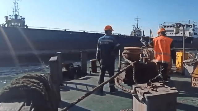 Окупанти вивозять із Маріуполя сталь та металопрокат