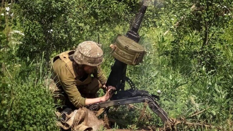 український військовий, війна