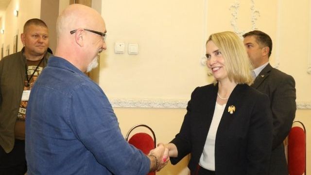 Поставки оружия и встречи Ramstein: Резников встретился с послом США в Украине
