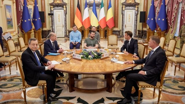 Статус кандидата в ЄС потрібен не лише Україні, а й самій Європі – політолог