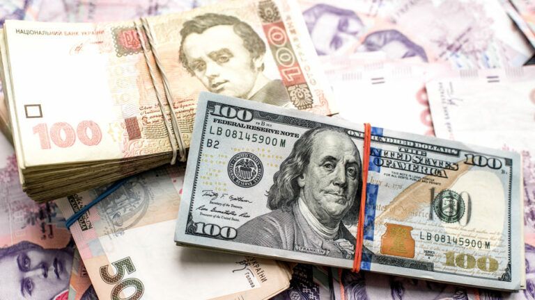Курс валют на 30.06.2022: скільки коштує долар і євро в банках та на чорному ринку