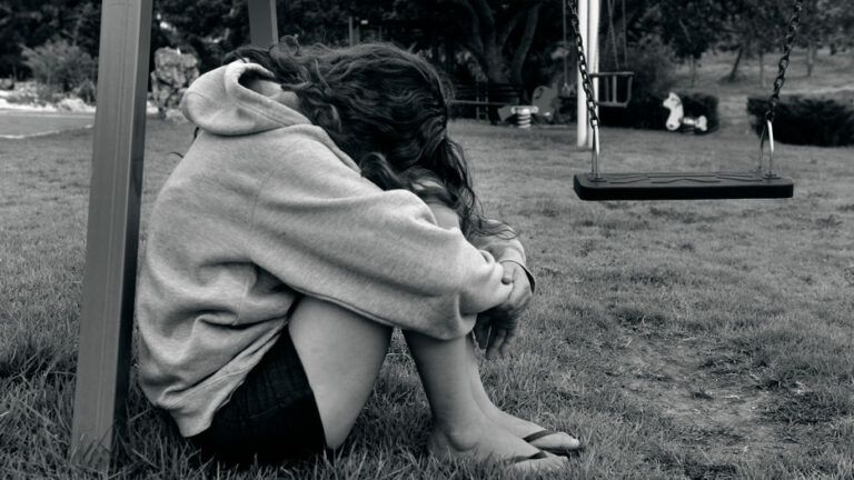 Под Днепром будут судить дедушку, который насиловал свою 10-летнюю внучку