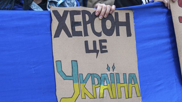 Оккупанты готовятся к псевдореферендуму в Херсонской области, завезли политтехнологов – ОВА