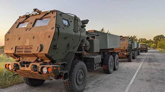 HIMARS дістають до Донецька, але ЗСУ не б’ють по цивільних – Жданов про вибухи в місті