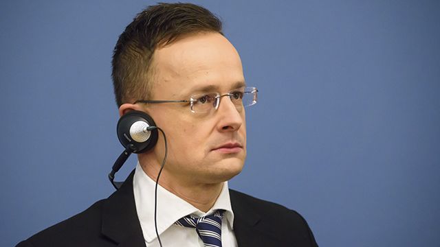 Петер Сіярто