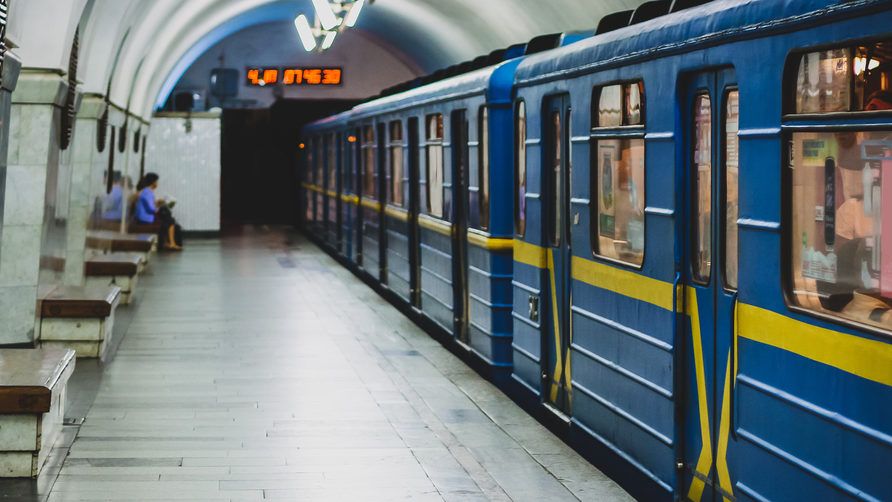 метро у києві