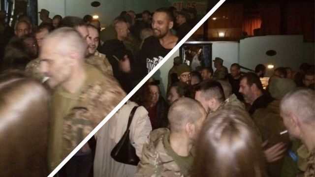 Україна звільнила полонених військових – перші фото