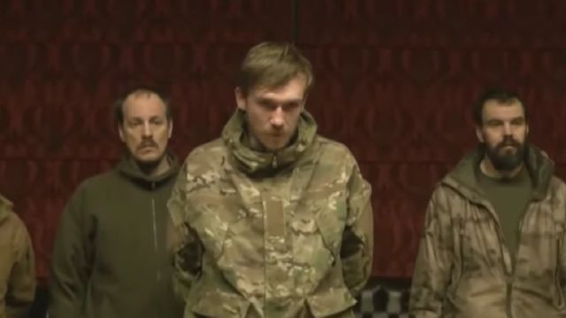 Слава Україні: перші слова звільнених захисників Азовсталі