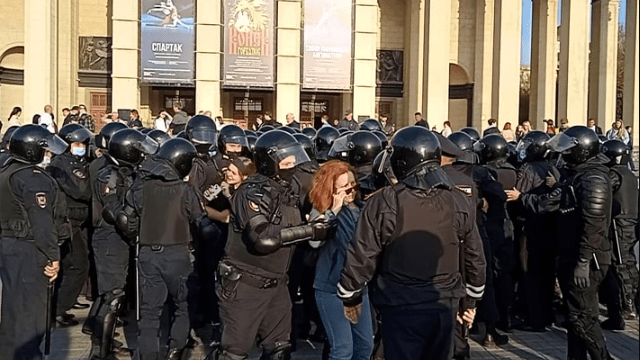 Жорсткі затримання у Новосибірську