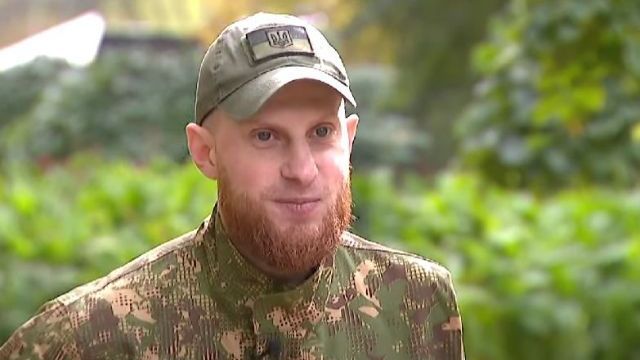 Остался без руки, но снова хочет вернуться на фронт: история защитника Дмитрия Финашина