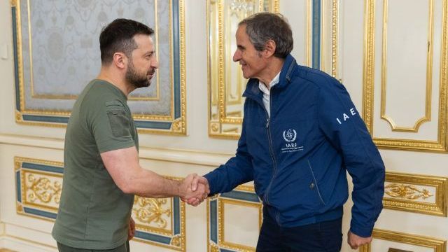 Безопасность на ЗАЭС и преступные действия РФ: о чем говорили Зеленский и гендиректор МАГАТЭ