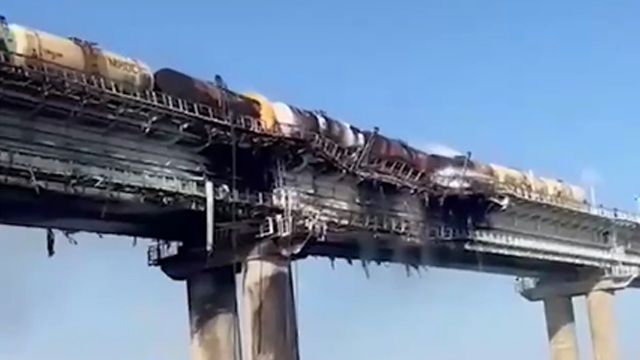 Взрыв на Крымском мосту нанес удар по имиджу Путина и армии РФ — аналитики