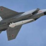 Способен поразить цель на расстоянии до 2 тыс. км: что известно о российском истребителе МиГ-31