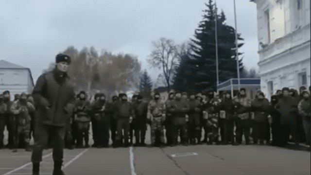 В России мобилизованные устроили массовую акцию протеста из-за невыплаты обещанных средств