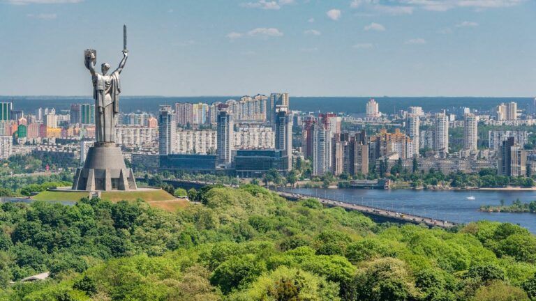 День освобождения Киева от немецко-фашистских захватчиков: архивные фото столицы