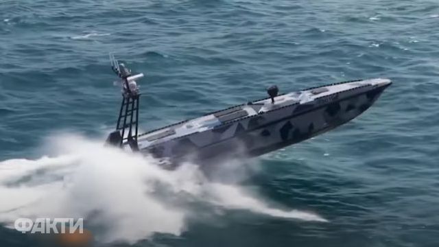 В войну вступили водные дроны-камикадзе: что произошло с Черноморским флотом РФ в Севастополе