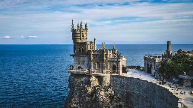 Демонтаж моста и предатели без пенсий: 12 шагов по деоккупации Крыма от Данилова