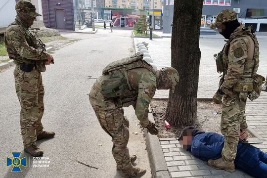 СБУ затримала зрадника, який у 2014 році піднімав російський прапор над Харківською мерією
