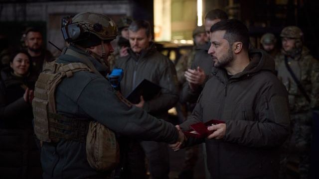 В ISW объяснили, почему визит Зеленского в Бахмут подрывает информационную операцию Кремля