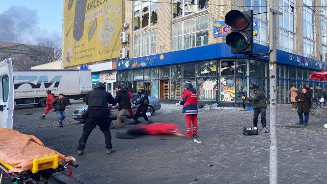 Обстрел Херсона 24 декабря 2022 года — Зеленский показал фото обстрелянного Херсона