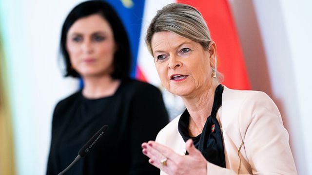 Клаудія Таннер – міністр оборони Австрії